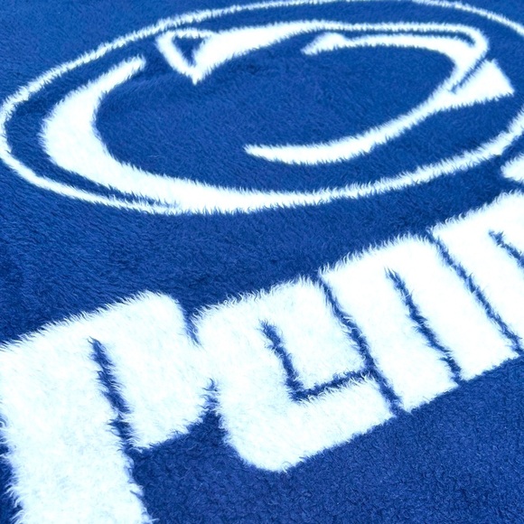 STADIUM BLANKET PENN STATE REVERT Fuzzy Stadium Blanket, Blue & White 74”x52” - Picture 4 of 6